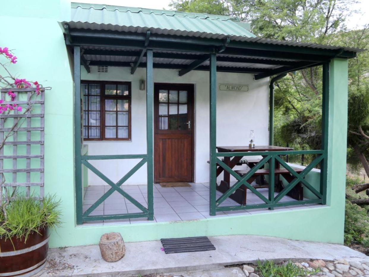 Rainbow Glen Self Catering Chalets มอนตากู ห้อง รูปภาพ